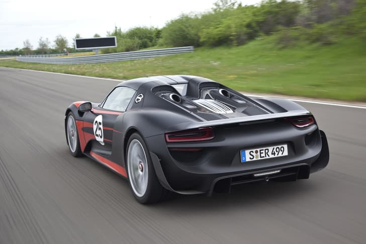 Porsche 918 Spyder photo gallery